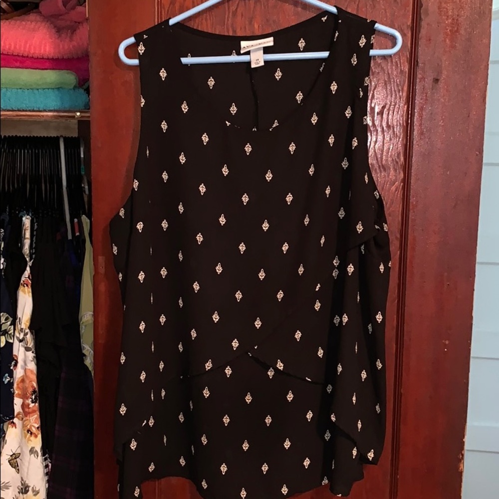 Ava & Viv Flouncy Black Tank